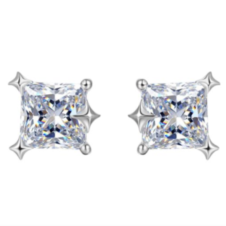 Brincos em prata 925 com moissanite em corte princesa e engaste geométrico em estrela. Design contemporâneo.