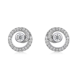 Brincos em prata 925 com design em espiral de dupla camada, cravejados de moissanite cor D. Moderno e geométrico.