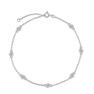 Pulseira em prata 925 com sete moissanites redondas em bezel, design geométrico espaçado. 16cm + extensor 5cm.