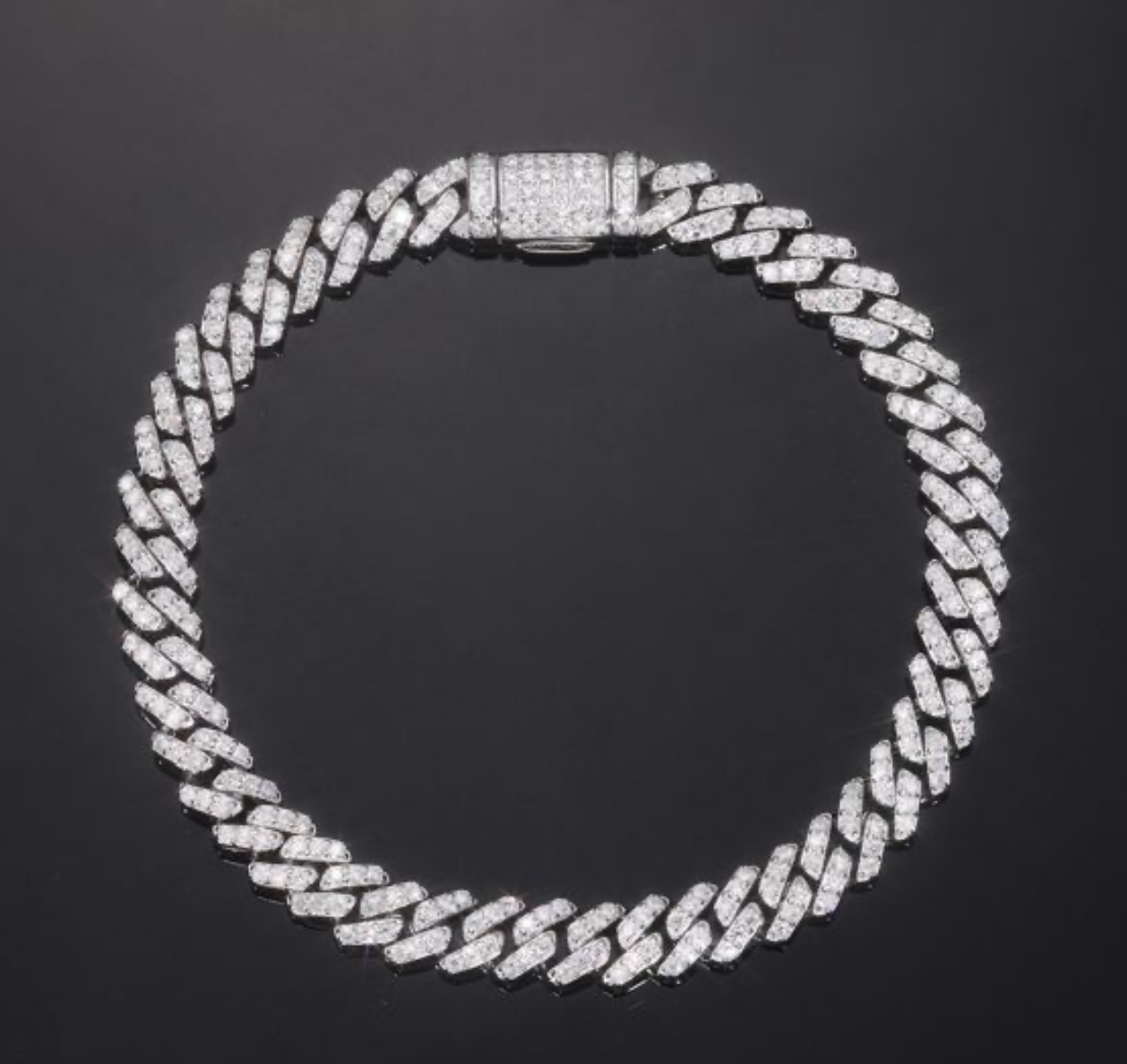 Pulseira Cuban Link unissexo em prata 925 cravejada com moissanite, 8mm de largura. Certificado GRA incluido.