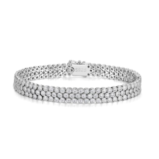 Pulseira em prata 925 com 174 moissanites D Color em engaste total. Design simples, elegante e versátil.