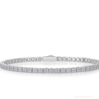 Pulseira tennis em prata 925 com elos quadrados e 200 moissanites (1,6ct total). Fecho de segurança.